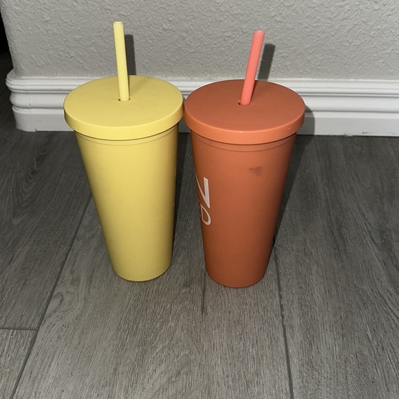 Summer cups with lids and straws - Picture 7 of 7